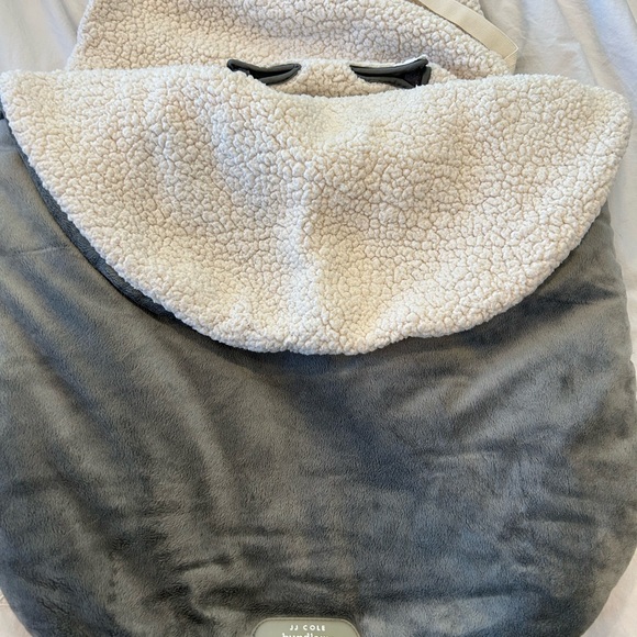 JJ Cole Bundle Me Winter Baby Car Seat Cover and Bunting Bag — Graphite Gray - Picture 5 of 5